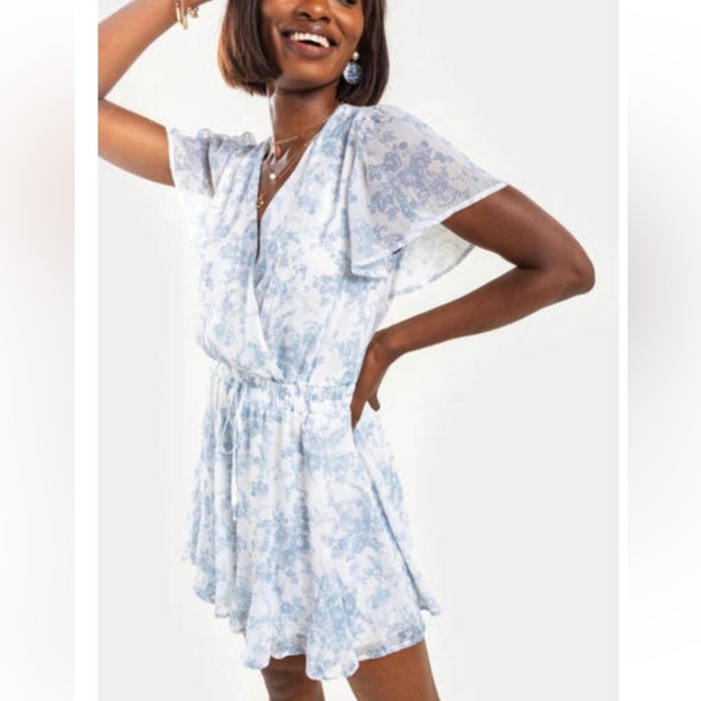 NWT Francesca’s Bri Floral Godet Romper - Size small